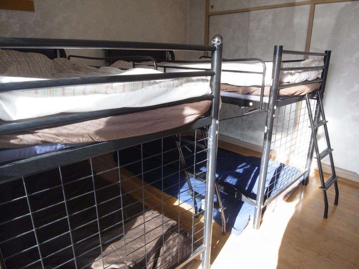Hostal Girls Only Share House Tama